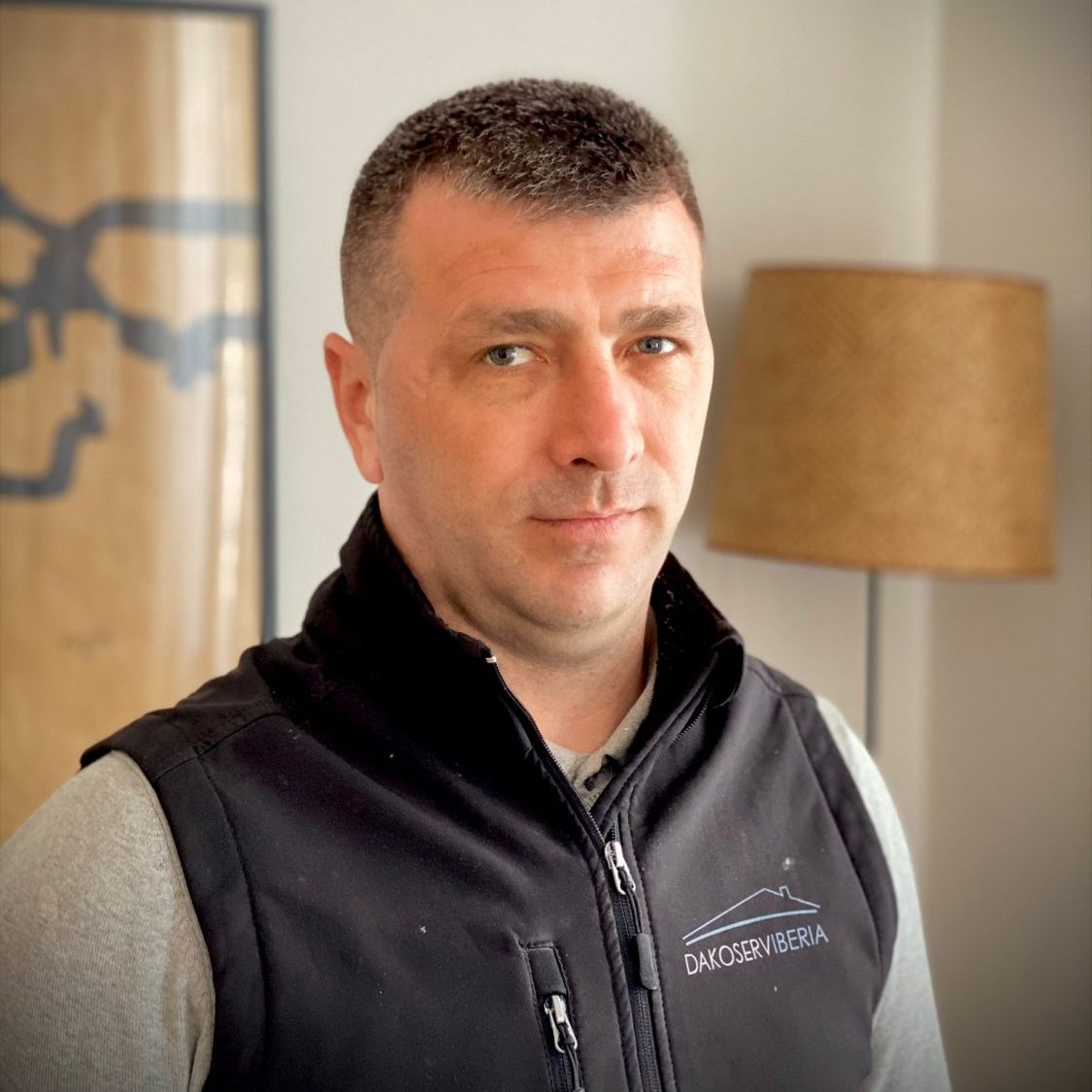 trabajador profesional del mantenimiento de Dakoserviberia trabajador profesional del mantenimiento de Dakoserviberia