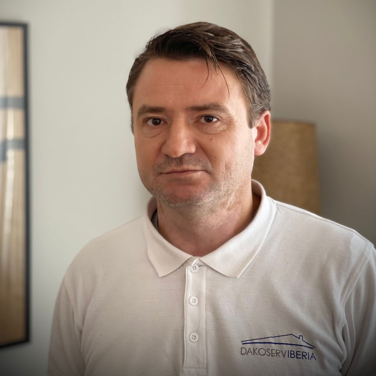 trabajador profesional del mantenimiento de Dakoserviberia trabajador profesional del mantenimiento de Dakoserviberia