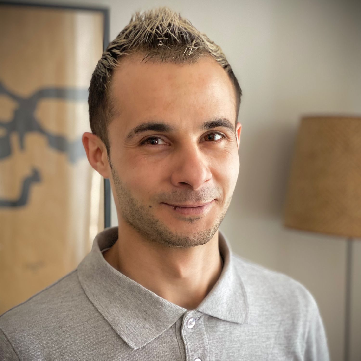 trabajador profesional del mantenimiento de Dakoserviberia trabajador profesional del mantenimiento de Dakoserviberia