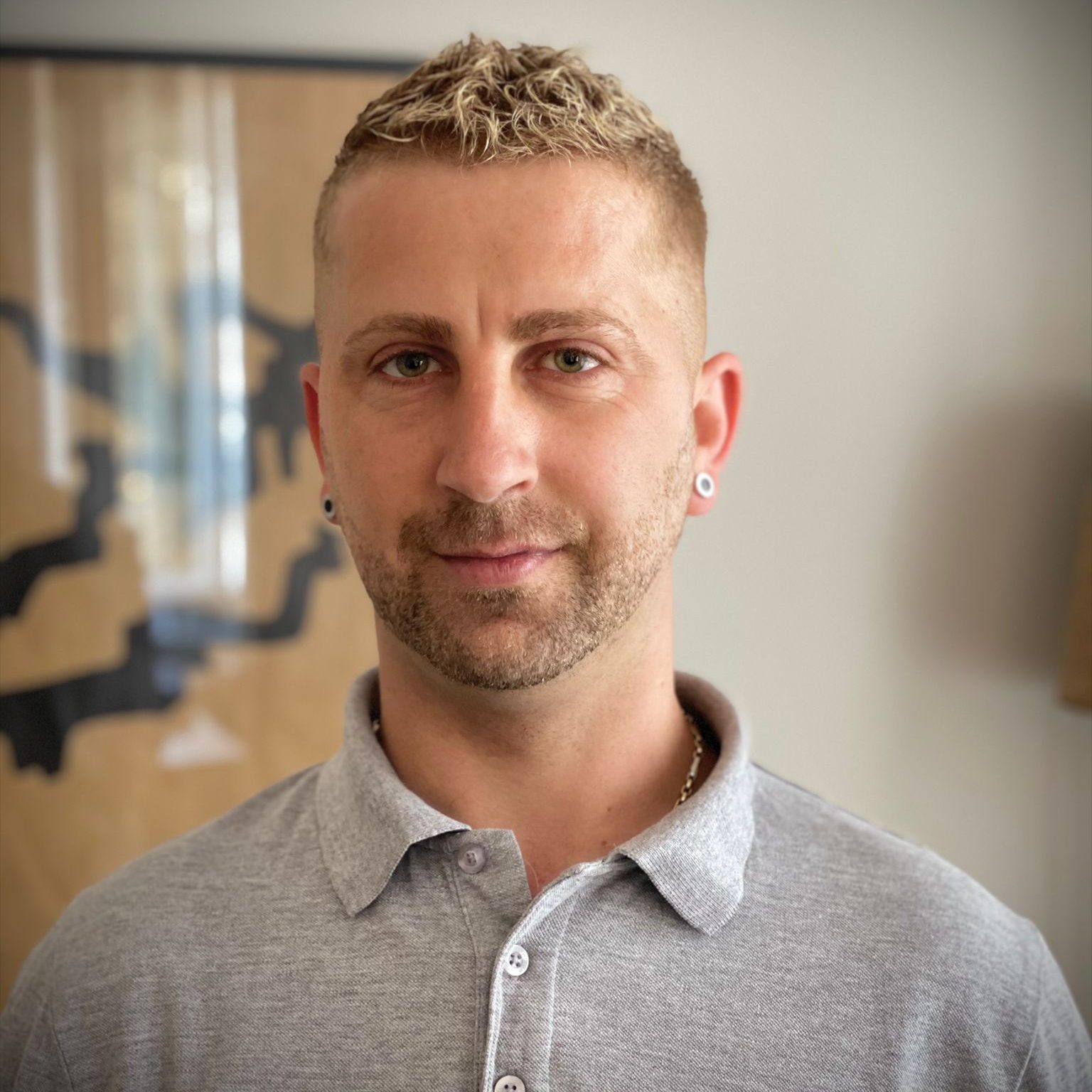 trabajador profesional del mantenimiento de Dakoserviberia trabajador profesional del mantenimiento de Dakoserviberia